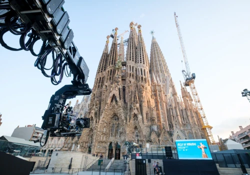 Kinowy obraz w telewizji na żywo. Sony relacjonuje historyczne wydarzenie w Sagrada Familia sprzętem z Hollywood