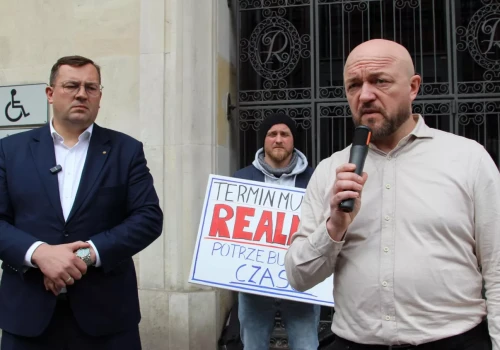 Mieli oddać dotacje i zostać z kredytami. Minister daje rolnikom więcej czasu