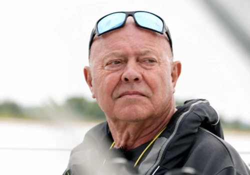 Jeden z najsłynniejszych polskich żeglarzy. Roman Paszke podbija niemieckie regaty