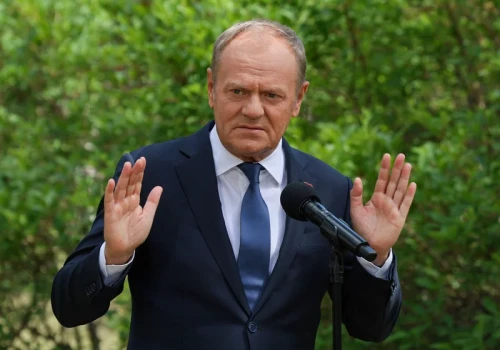 Tusk uderza w Nawrockiego: Bardziej uwikłany, niż wszyscy myśleli