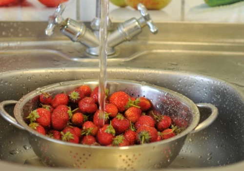 Bosacka pokazała, jak myje truskawki. Żadna soda i żaden ocet