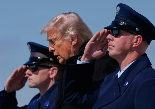 Generał uderza w Trumpa: Myśli o inwazji na Kubie, sali balowej i gali UFC