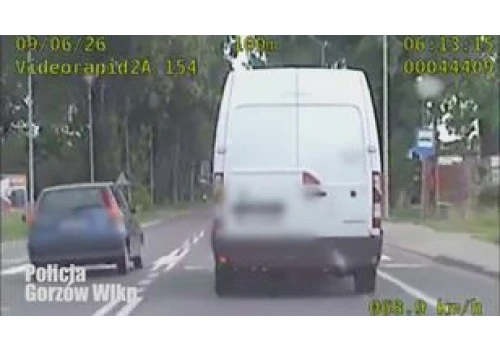 Wyprzedził przed przejściem. Nie wiedział, że to nieoznakowany radiowóz