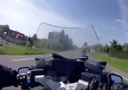 Uciekał przed policją na motocyklu. Prawo jazdy miał zabrane za punkty