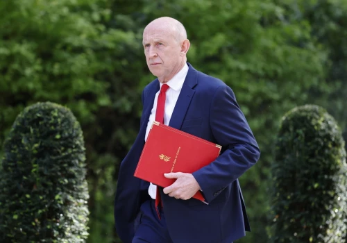 Minister obrony odchodzi! Napisał gorzki list do premiera