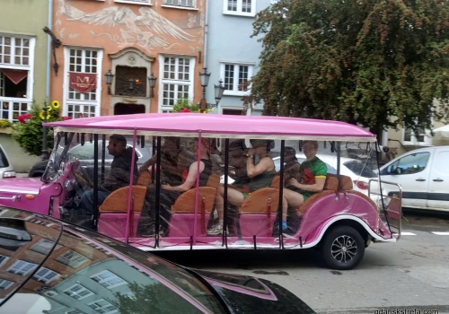 Historyczne centrum czy objazdowy bar? Meneleksy niszczą prestiż Gdańska