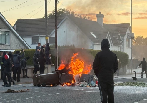 Zamieszki w Irlandii. CBS News: W sieci krąży lista adresów