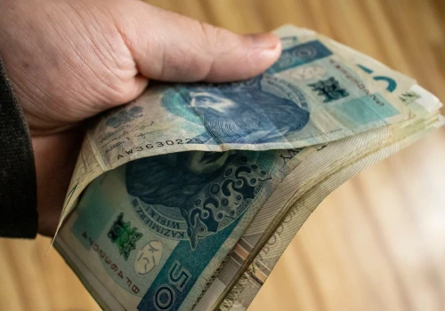 W lipcu jedna zmiana w ZUS. Ta grupa seniorów dostanie pieniądze wcześniej