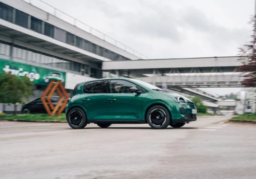 Nowe Renault Twingo w finale konkursu Najbardziej Oczekiwane Auto Roku 2026 . Lepsze było jedynie… Ferrari Luce