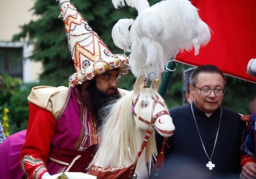 Lajkonik z wizytą u kardynała Rysia