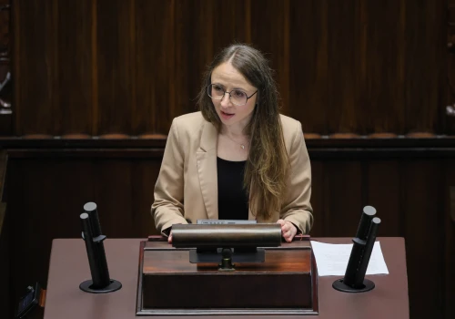 Listonosz już nie przyjdzie z pieniędzmi? MRPiPS zajęło twarde stanowisko