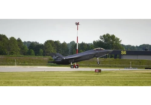 Pierwsze F-35 nad Polską. Ceremonia przyjęcia najnowocześniejszych myśliwców