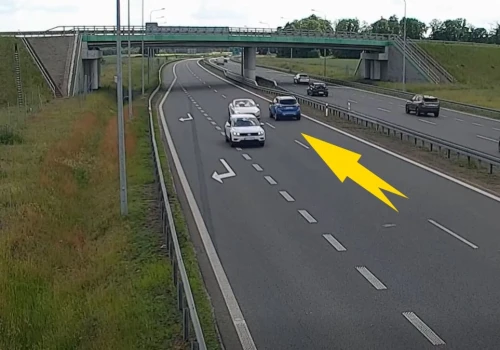 Dramatyczne sceny na drodze S6. Kierowca Ford siał terror na drodze