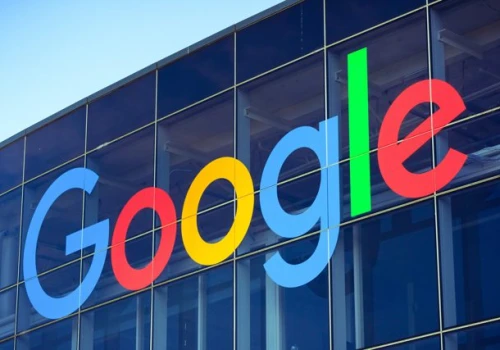 Czy Google odpowiada za błędy w Podsumowaniach AI? Przełomowy wyrok sądu zmienia zasady gry w internecie