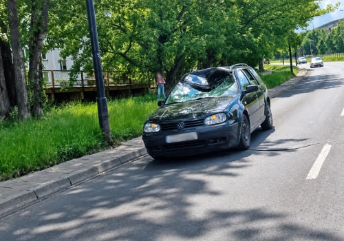 Potrącenie pieszego na al. Sikorskiego w Lublinie. Droga zablokowana, trwa akcja ratunkowa