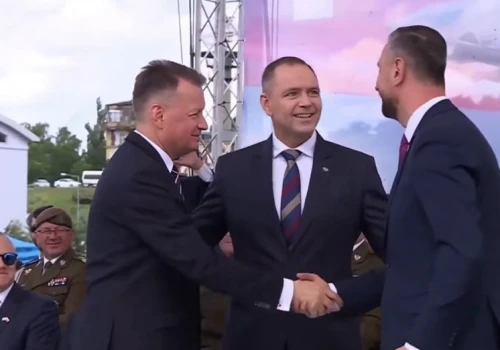 F-35: Nawrocki poprosił Kosiniaka-Kamysza, żeby wstał i przywitał się z Błaszczakiem