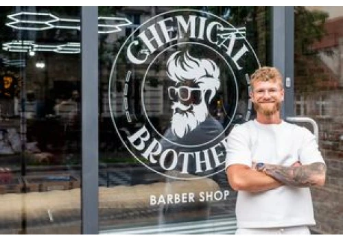 Mężczyźni coraz bardziej dbają o siebie, a w barbershopie 
