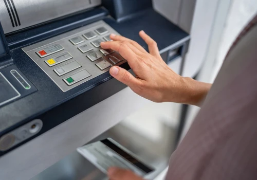 Wielka bankowa fuzja na polskim rynku. Oto szczegóły zamknięcia transakcji. Co z klientami?