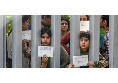 Największy straszak europejskiej prawicy, pakt migracyjny, wchodzi w życie. Co zmienią nowe przepisy?