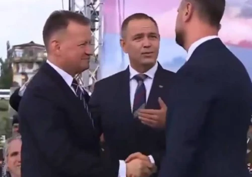 Kosiniak-Kamysz podziękował Błaszczakowi. Internauci wskazali na TEN gest prezydenta Nawrockiego