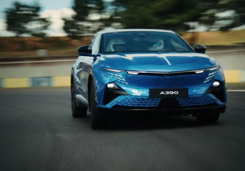 Pierre Gasly testuje system Alpine Active Torque Vectoring za kierownicą A390 GTS
