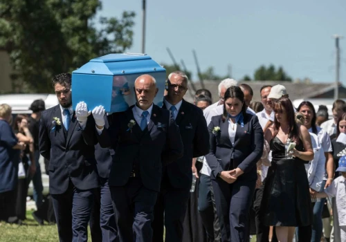 Jej historia poruszyła cały kraj. Francja pożegnała 11-letnią Lyhann