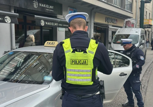Akcja TAXI w Krakowie. 440 kontroli, 124 mandaty i zatrzymane osoby poszukiwane