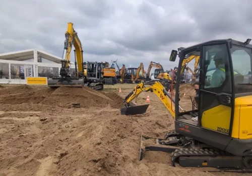 Wacker Neuson podnosi poprzeczkę w minikoparkach. Seria ET-2 wchodzi na wyższy poziom