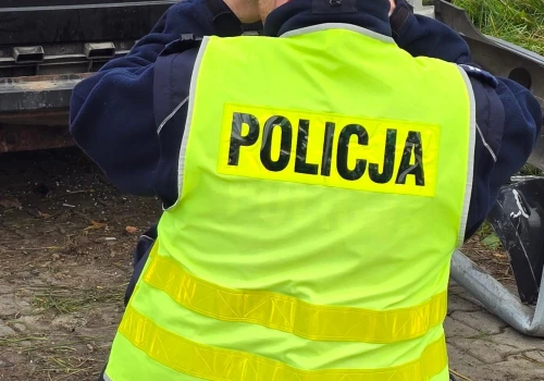 Wypadek na DK48 w Sobieszynie. Jedna osoba poszkodowana, ruch odbywa się wahadłowo