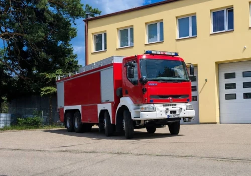 Gaśniczy Kerax trafił do ochotników z Legionowa
