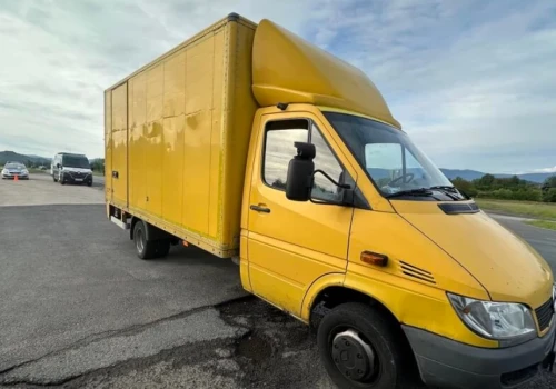 Fałszywe prawo jazdy i przeładowany bus.
