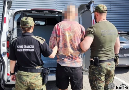 Krakowskie lotnisko. Wśród pasażerów było trzech poszukiwanych przez policję