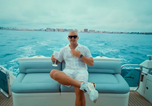 Dawid Narożny i premiera nowości „Cudowna” z Capo Duo