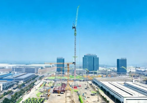 240 ton na 240 m. Ten dźwig może przyspieszyć rozwój energetyki wiatrowej