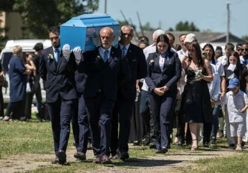 Francja żegna 11-letnią Lyhannę. Tragedia wywołała falę oburzenia