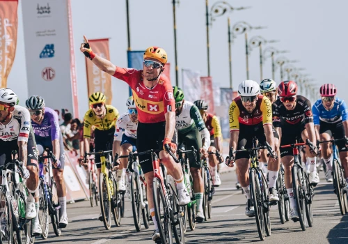 Erlend Blikra ścigał się na trasie Giro d’Italia 2026 z kilkoma złamaniami