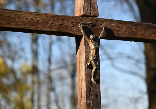Wołyń: w Klewaniu poświęcono odnowiony polski cmentarz wojskowy