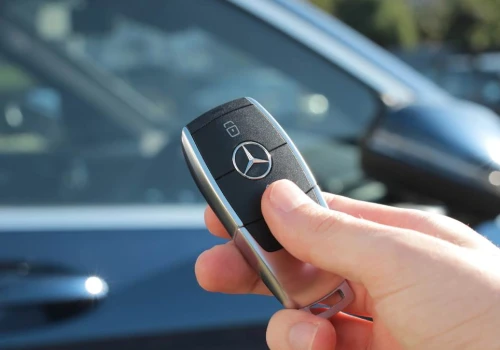 80-latka sprzedała Mercedesa za 1 euro. Kupujący wpędził ją w poważne kłopoty