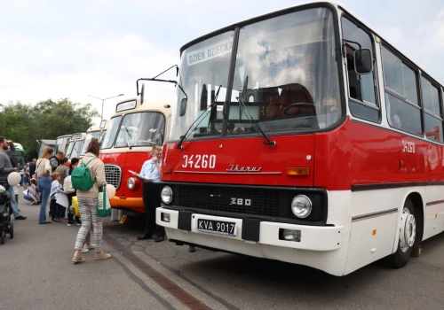 Zabytkowe tramwaje i autobusy ponownie wyjadą na ulice Krakowa. Specjalne linie już 14 czerwca