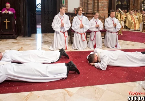 Trzej diakoni przyjęli święcenia kapłańskie w siedleckiej katedrze