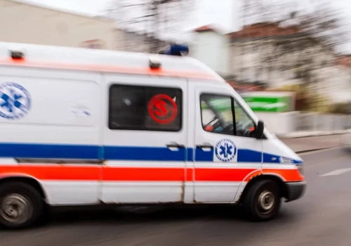 Pacjent zdemolował SOR w Szczecinie. Zaatakował ratownika i zniszczył sprzęt ratujący życie