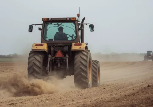 Rolnik spóźnił się z rejestracją pojazdu. Czy uniknie 500 zł kary?