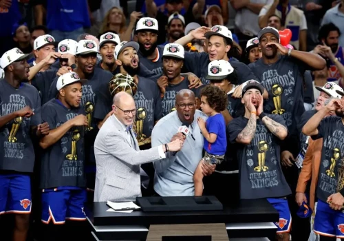 Pierwszy Polak z mistrzowskim pierścieniem NBA. W Nowym Jorku czekali ponad pół wieku
