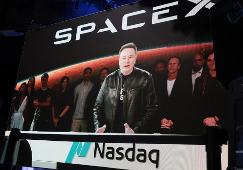 „Kosmiczne pieniądze” z giełdowego debiutu SpaceX. Elon Musk pierwszym na świecie bilionerem