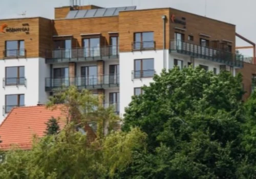 Najpierw biurowiec w Katowicach, teraz czterogwiazdkowy hotel w Gdyni. Górniczy gigant pozbywa się kolejnych nieruchomości