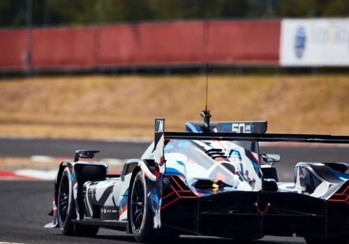 BMW prowadzi w Le Mans po kraksie Porsche. Stawka ściśnięta