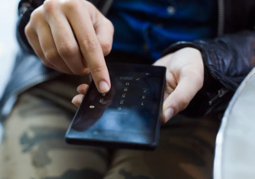 Kupiłeś nowy smartfon z Androidem? 5 ustawień bezpieczeństwa, które musisz włączyć