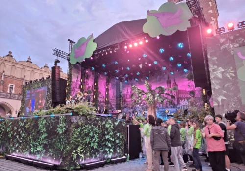 Deszcz nie przeszkodził finalistom. Za nami 18. Festiwal Zaczarowanej Piosenki na Rynku Głównym