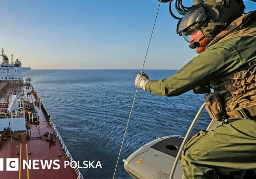 Royal Marines wchodzą na pokład rosyjskiego tankowca floty cieni na Kanale La Manche
