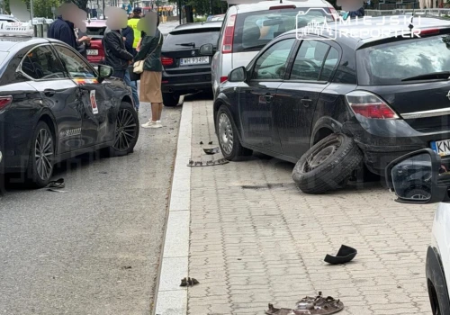 Kierujący BMW wjechał w 6 pojazdów na Pradze-Północ
